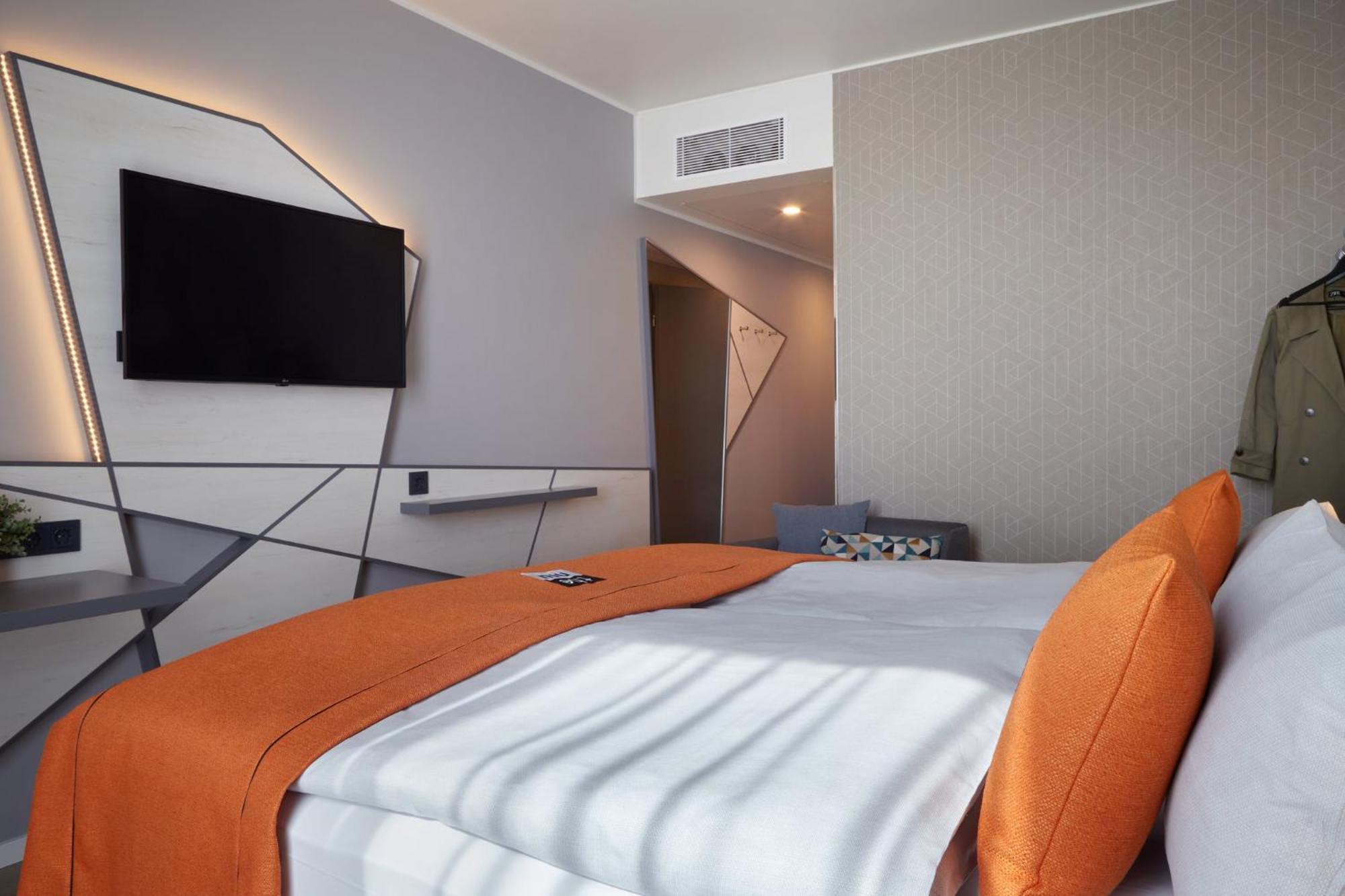 Holiday Inn - The Niu, Hub Dusseldorf Messe By Ihg Экстерьер фото
