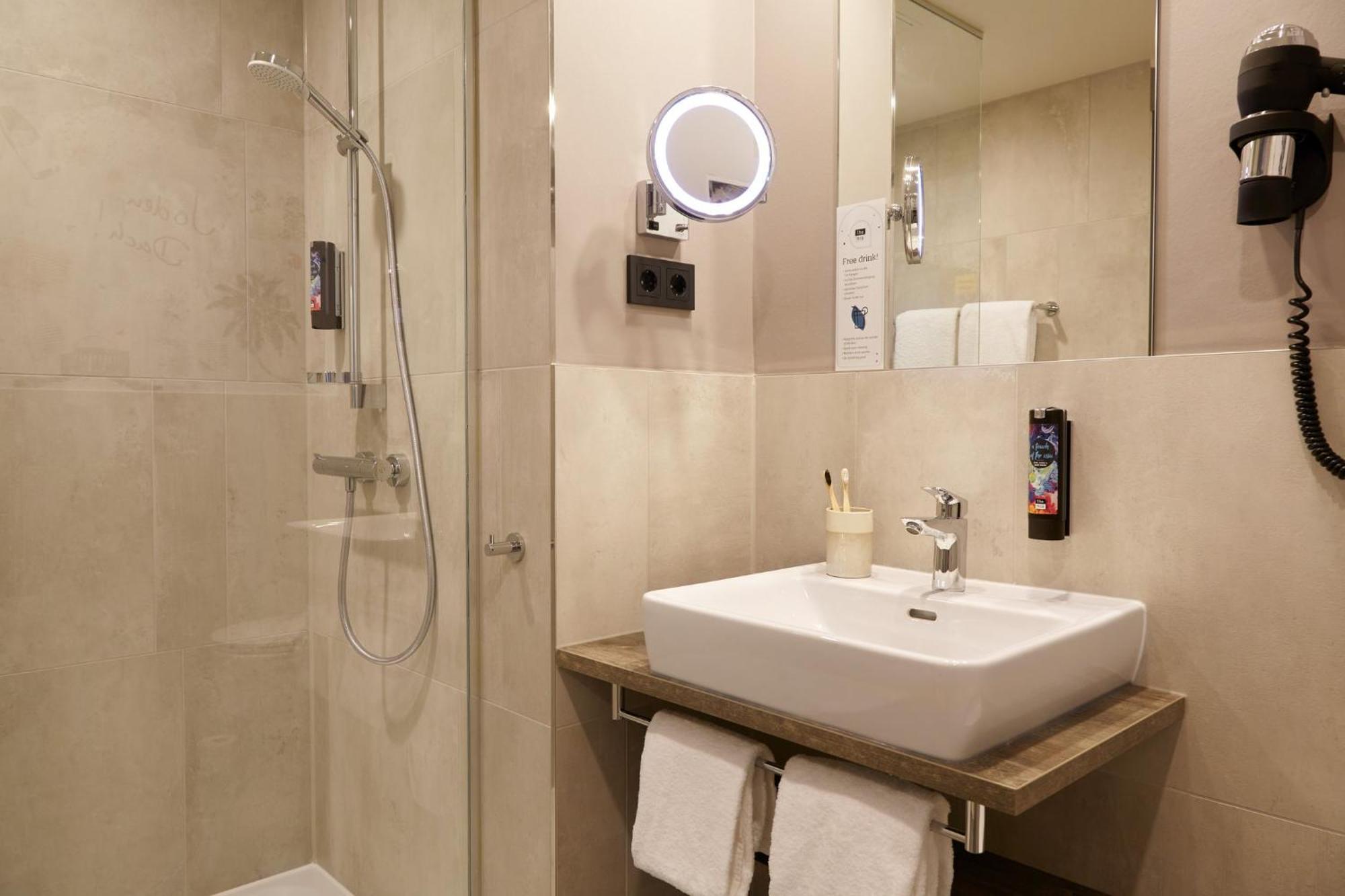 Holiday Inn - The Niu, Hub Dusseldorf Messe By Ihg Экстерьер фото